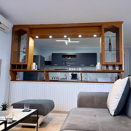 Feriehus Ilios & Thalassa Luxury Retreat , Ofrínion